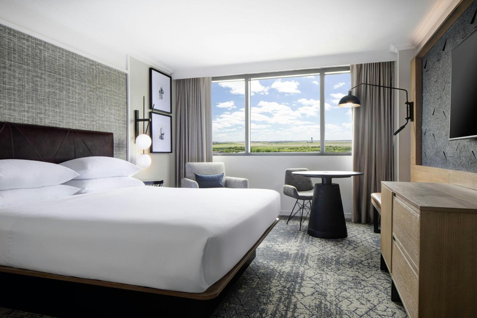 Sheraton Dfw Airport Hotel Irving Exterior photo